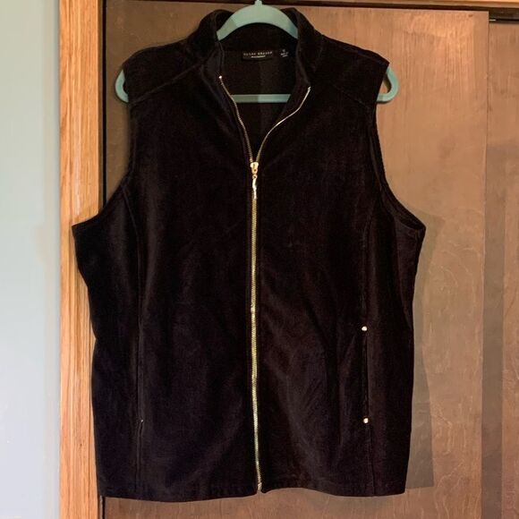 Like New! Size 1X, Black Vest with Gold Accents - Picture 1 of 2